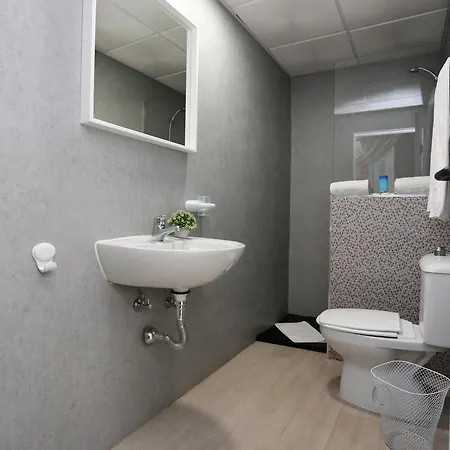 Hotel The Vintage Club Caters To Gay Men 3*